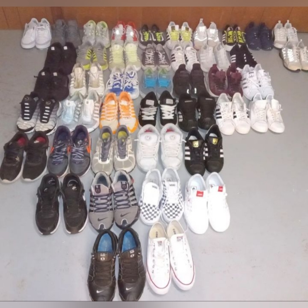 Adidas, nike,  vans, converse, pumas sneakers!